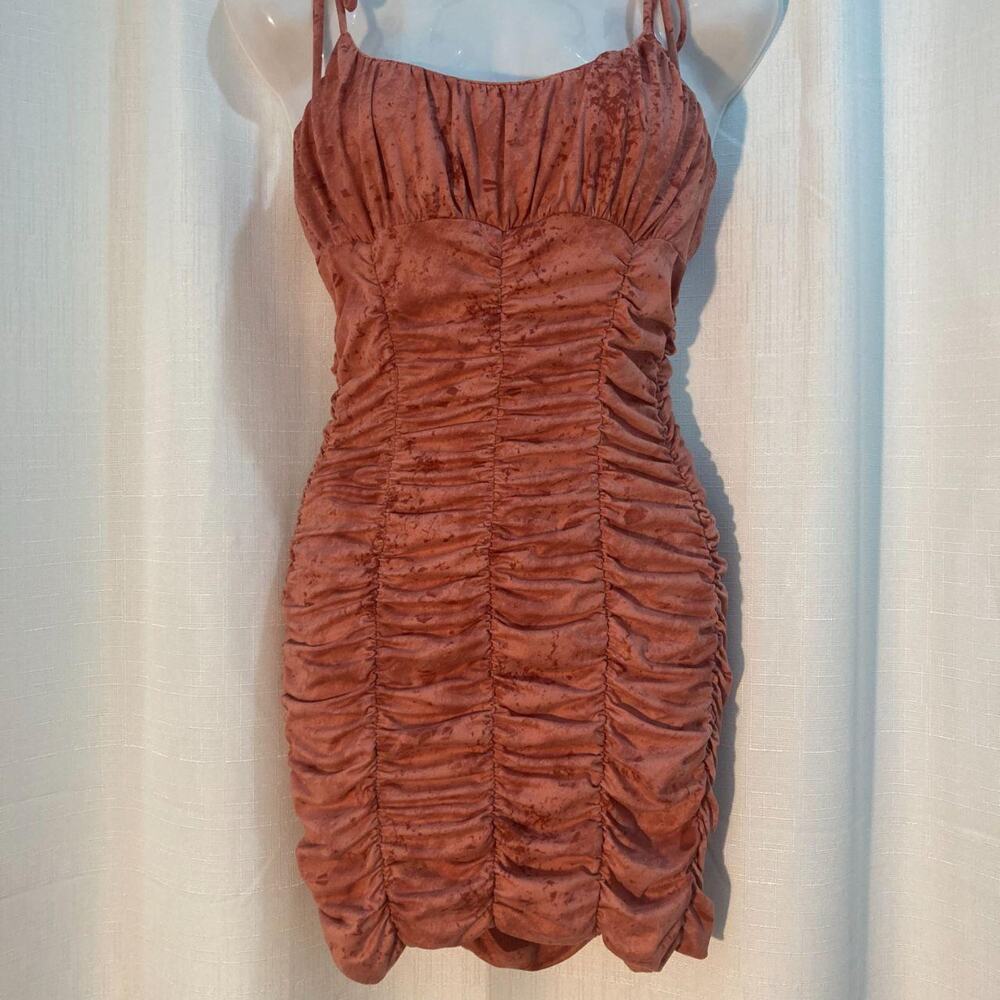 Mauve maroon crushed velvet ruched